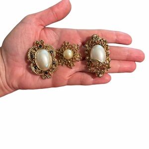 Elegant Gold and Faux Pearl Filigree Brooch Set